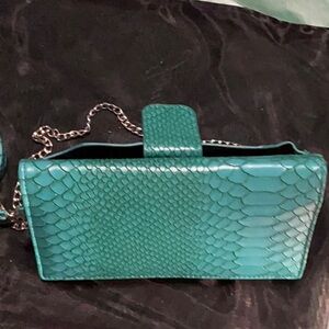 Crossbody clutch bag